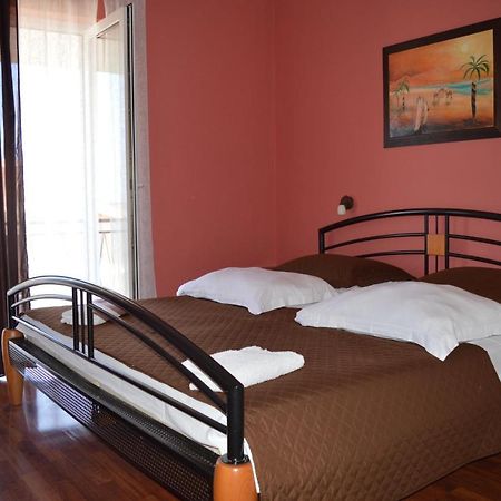 Goga Apartments Primošten Eksteriør billede