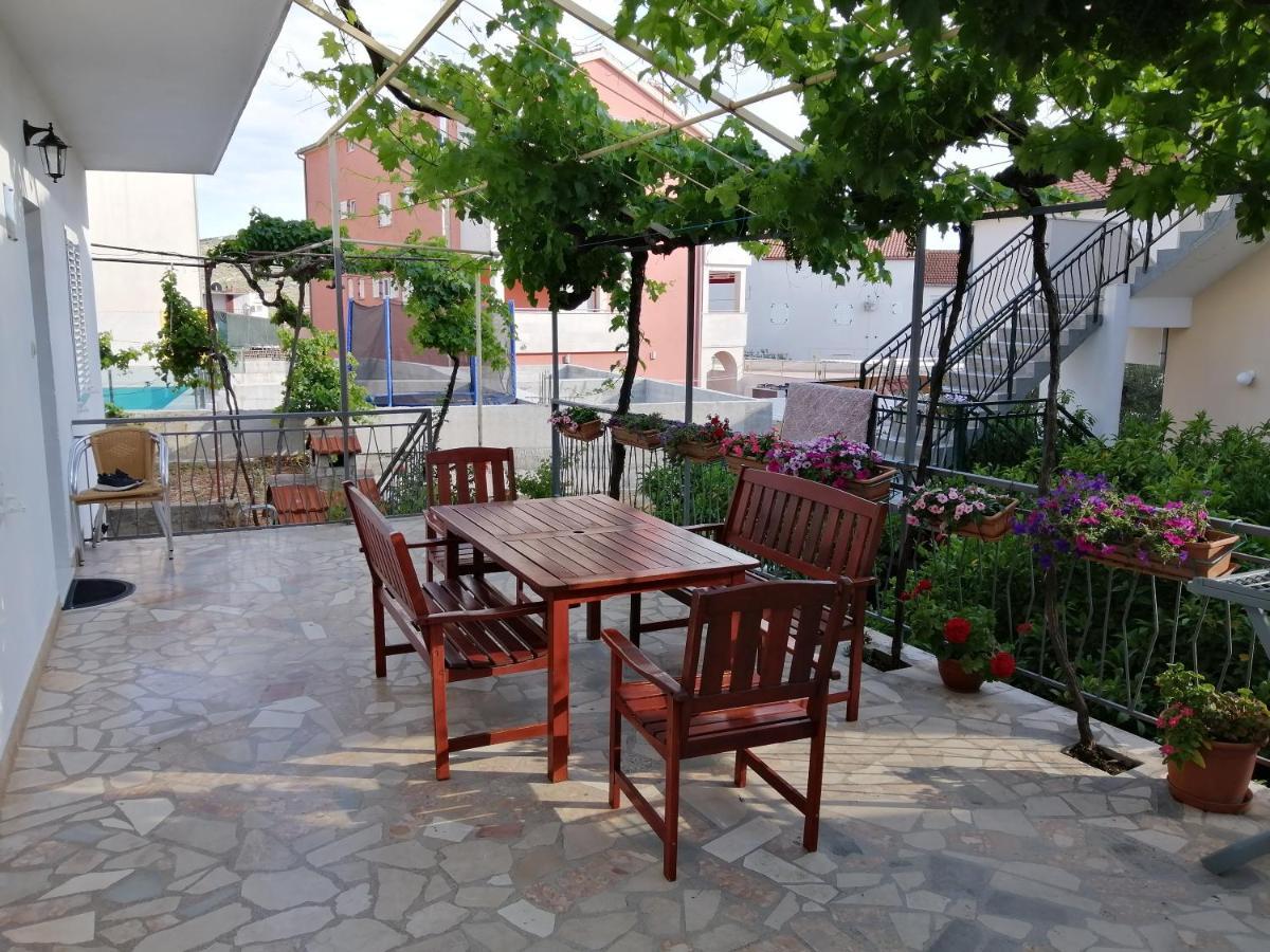 Goga Apartments Primošten Eksteriør billede